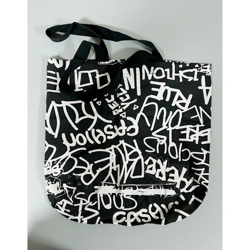 H&M Black White Graffiti Graphic Tote Bag Purse Pocketbook 🖤🤍 #totebag #tote
